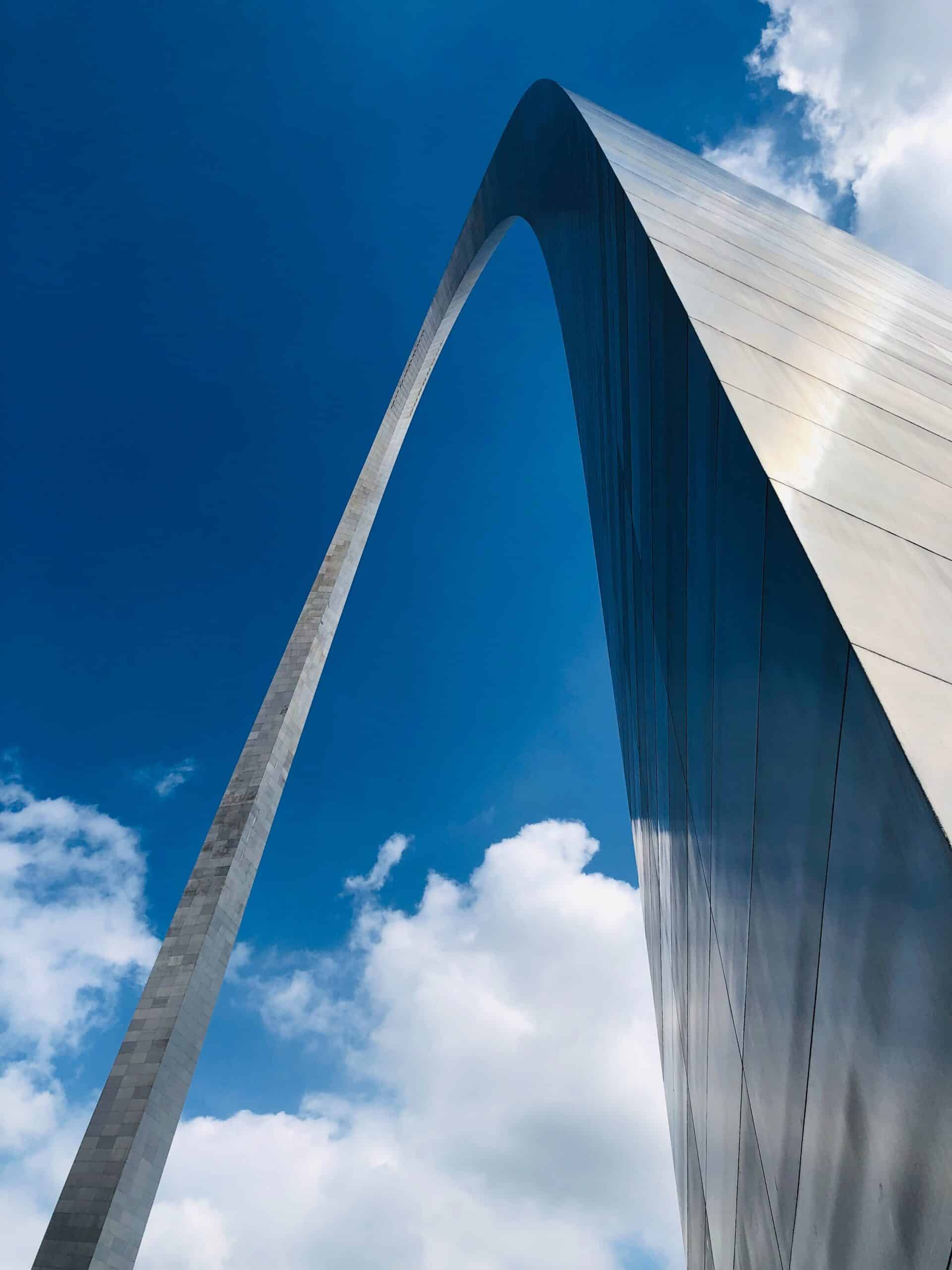 Gateway Arch 7 of the most impressive steel buildings in the world | Laser 24